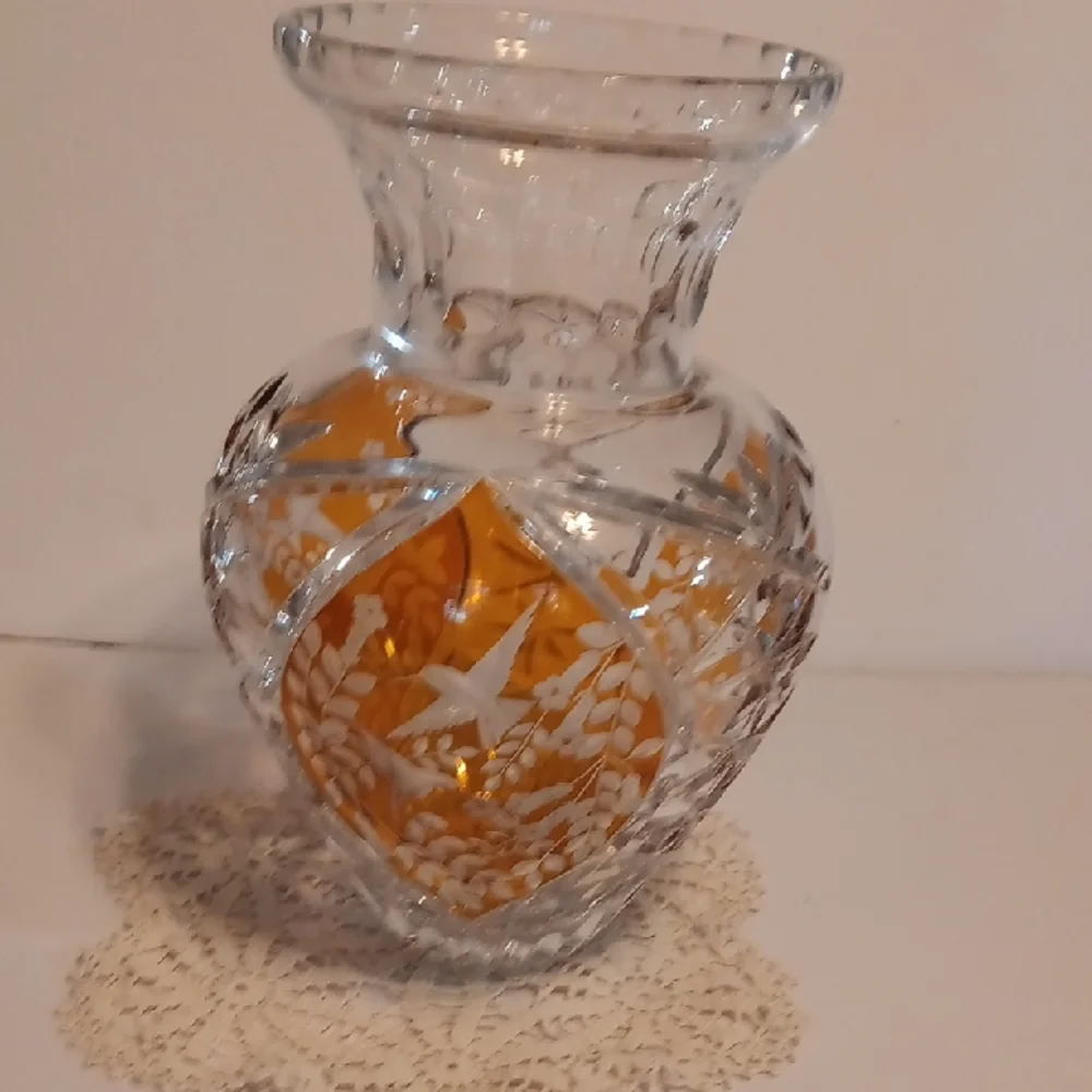 Julia Crystal Vase with Amber Accents